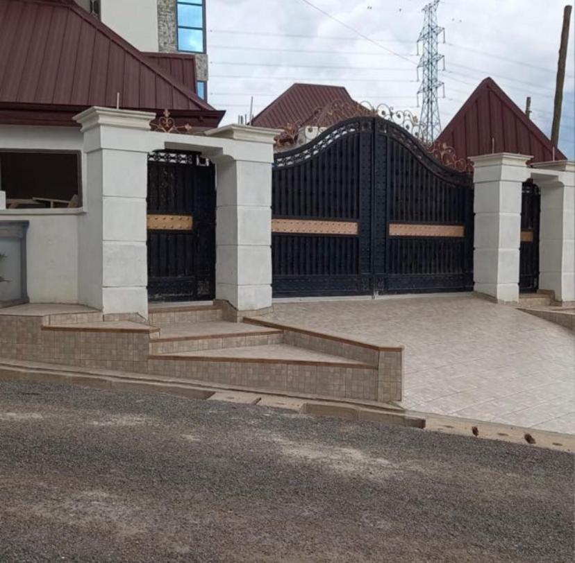 Baffour Apartments Adiebaba Exterior photo