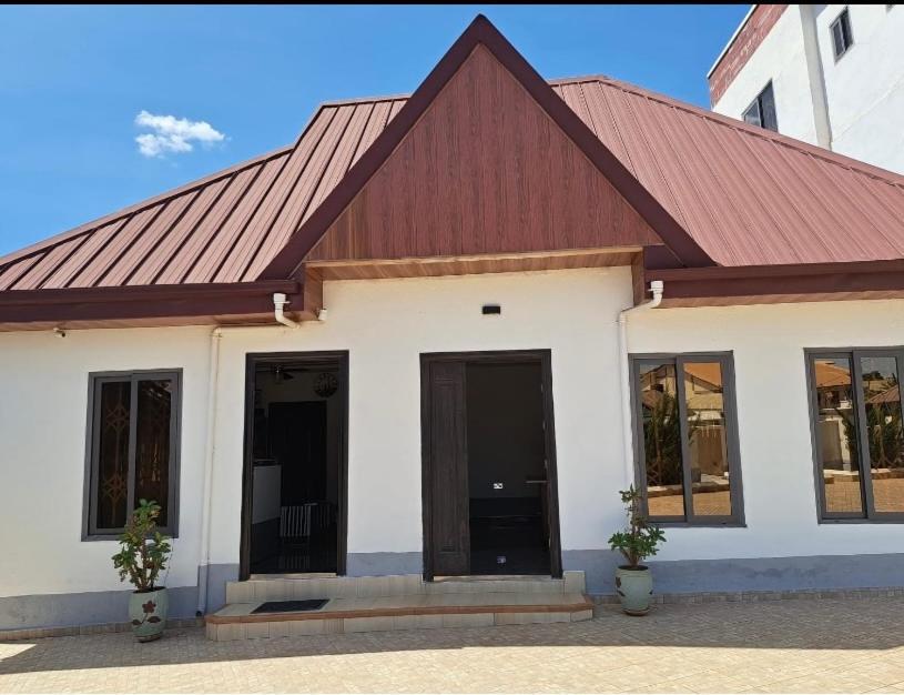 Baffour Apartments Adiebaba Exterior photo