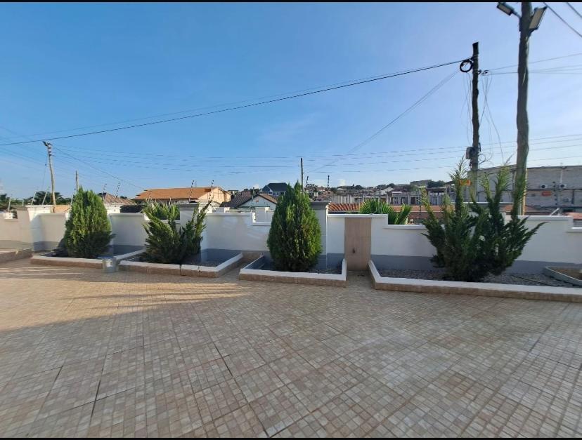 Baffour Apartments Adiebaba Exterior photo