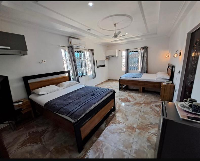 Baffour Apartments Adiebaba Exterior photo