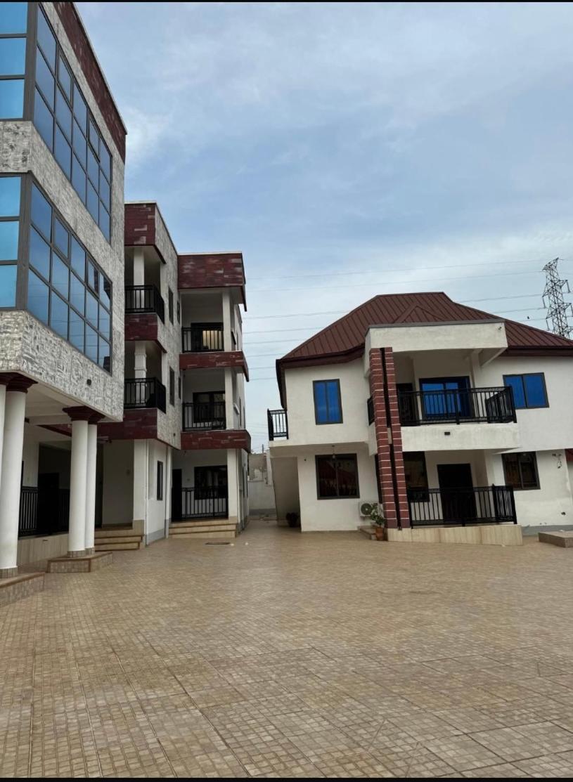 Baffour Apartments Adiebaba Exterior photo