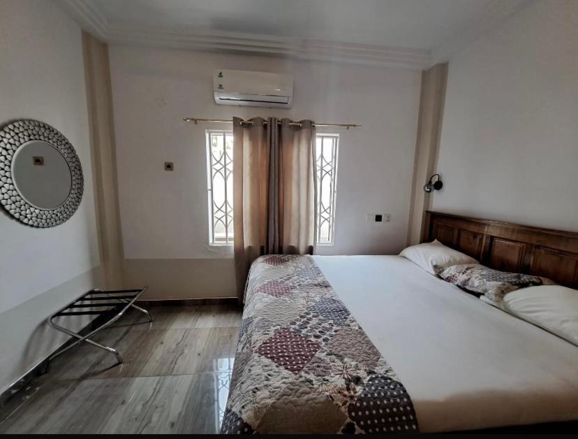 Baffour Apartments Adiebaba Exterior photo